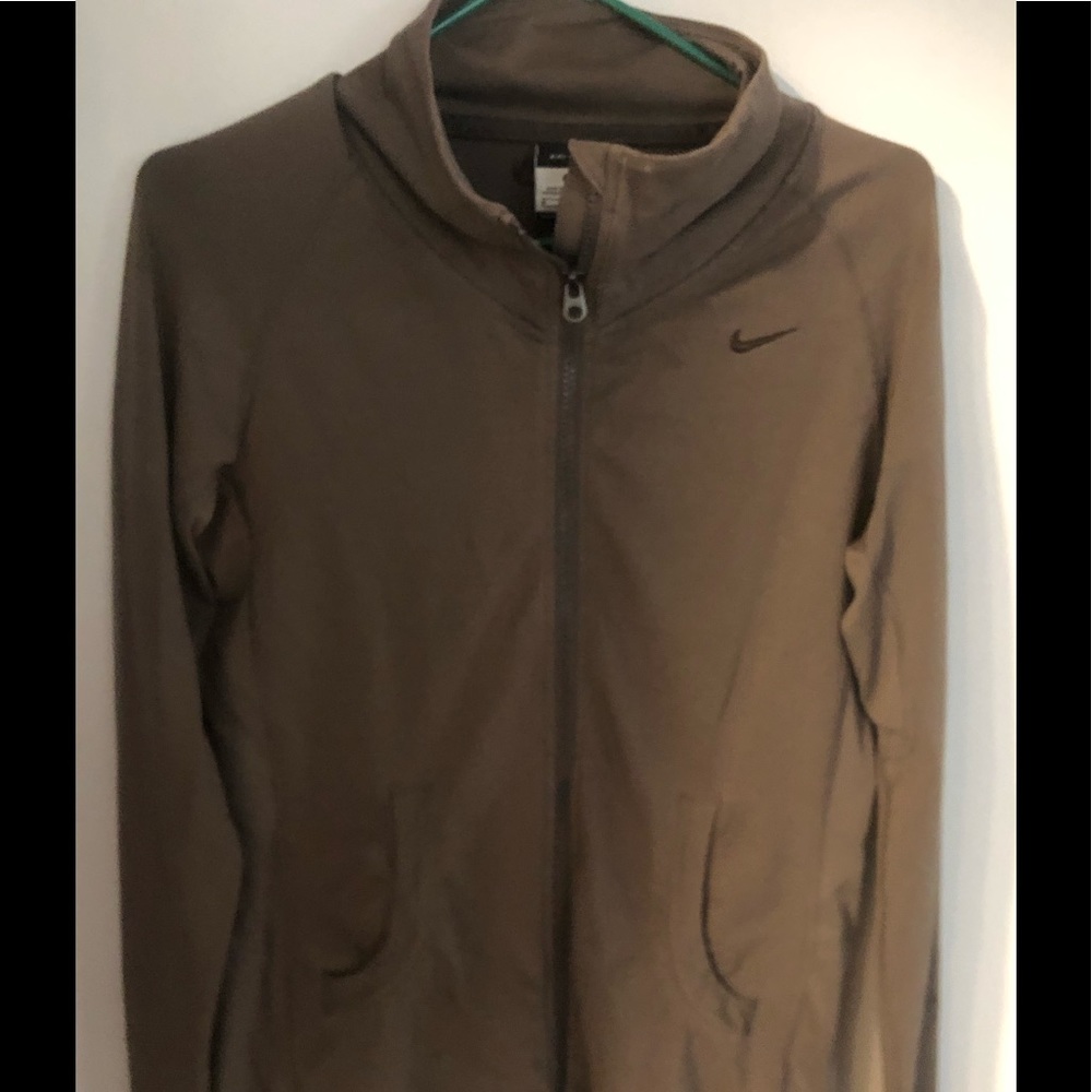 Nike Dri Fit women’s spring zip up spring jacket